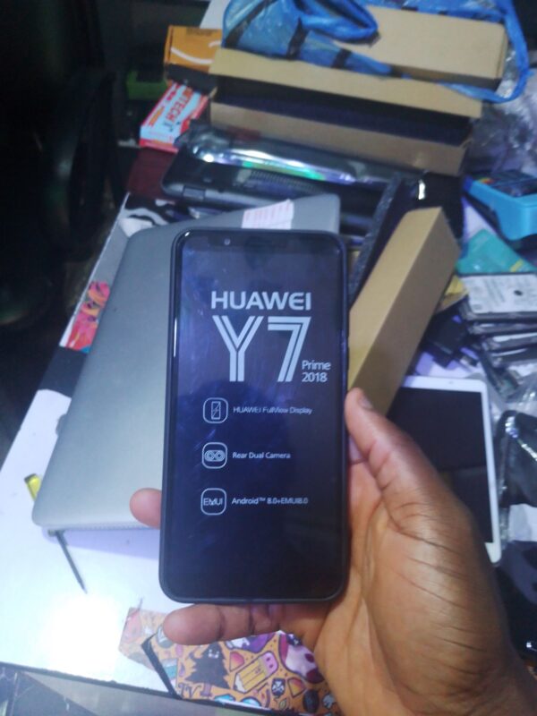Huawei Y7
