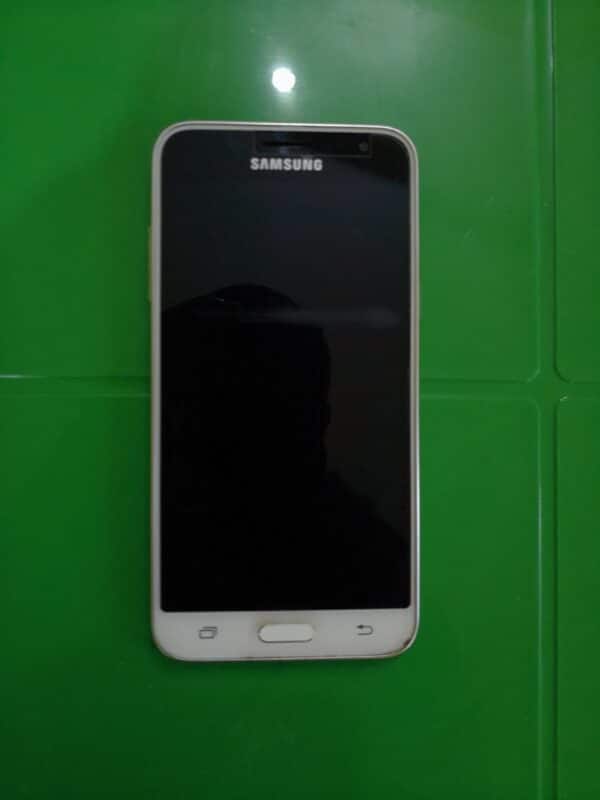 Samsung Galaxy J3 6